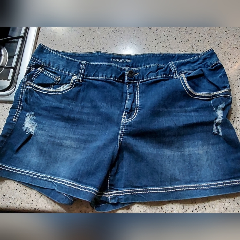 Women's shorts size 22